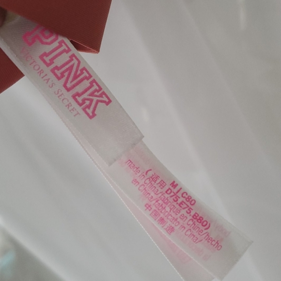 Victoria's Secret Rose Bra - Picture 3 of 3